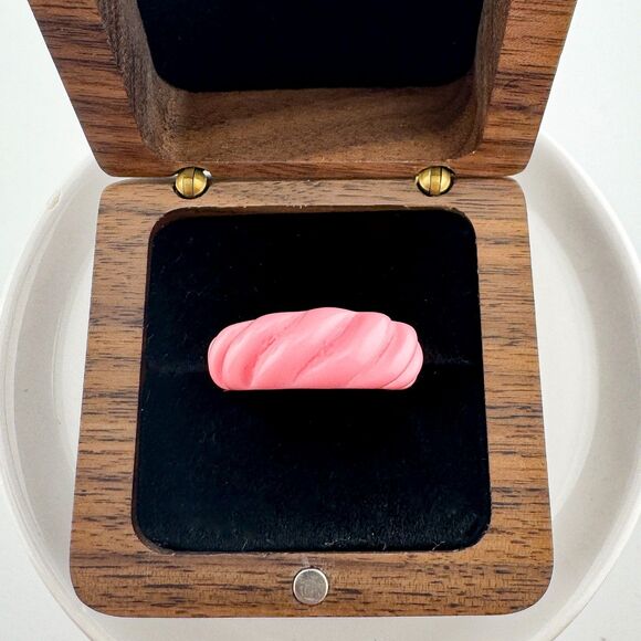 Vintage Pink Resin Ring Barbie Coquette Whimsy Bubble Waves Swirl Cottage Fairy - Picture 2 of 8